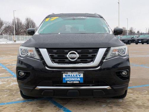 2017 Nissan Pathfinder SV