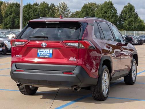 2021 Toyota RAV4 Hybrid XLE