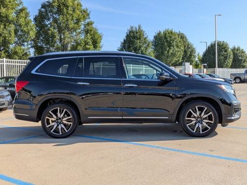 2022 Honda Pilot Touring 8-Passenger