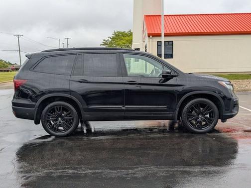2022 Honda Pilot AWD Black Edition