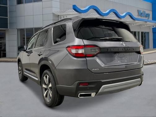 2025 Honda Pilot Touring 8-Passenger