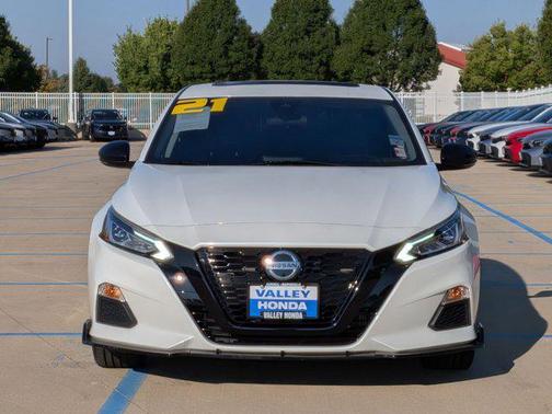 2021 Nissan Altima SR FWD
