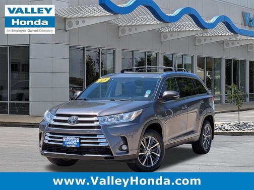 Predawn Gray Mica 2019 Toyota Highlander XLE