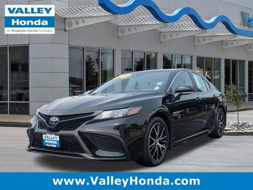 2022 Toyota Camry SE