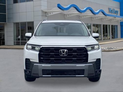 Platinum White Pearl 2026 Honda Pilot Touring 8-Passenger