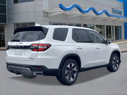 Platinum White Pearl 2026 Honda Pilot Touring 8-Passenger