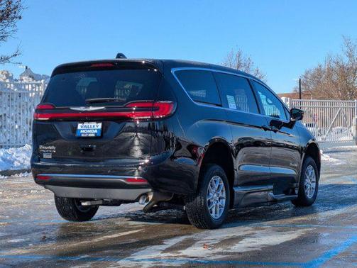2025 Chrysler Pacifica L
