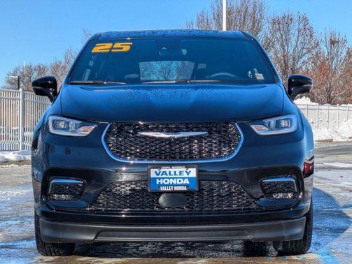 2025 Chrysler Pacifica L