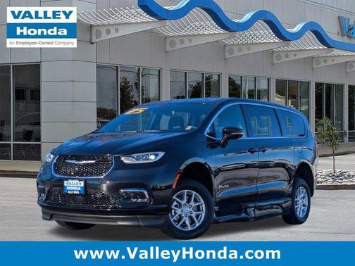 2025 Chrysler Pacifica L