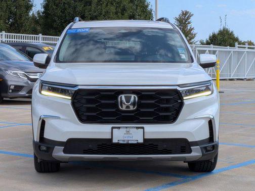 2025 Honda Pilot Touring 8-Passenger