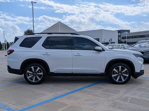 2025 Honda Pilot Touring 8-Passenger