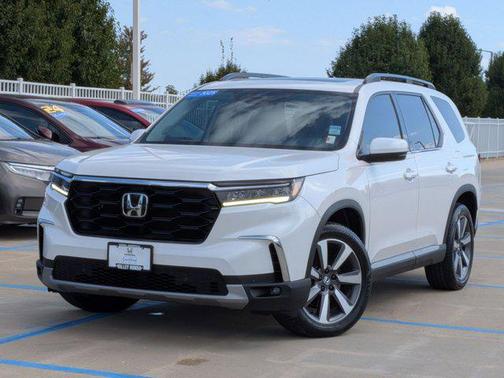 2025 Honda Pilot Touring 8-Passenger