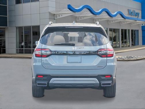 2025 Honda Pilot Touring 8-Passenger