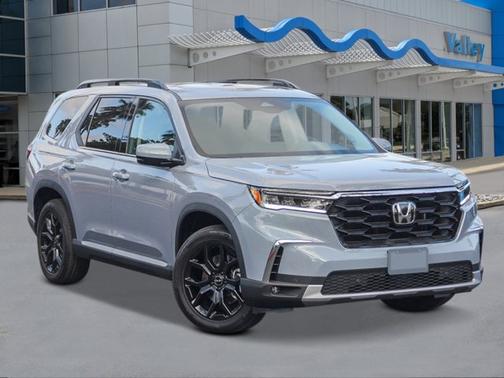 2025 Honda Pilot Touring 8-Passenger
