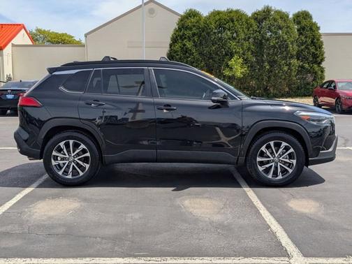 2022 Toyota Corolla Cross XLE