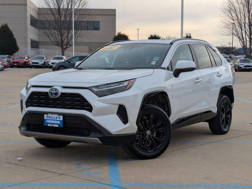 2023 Toyota RAV4 Hybrid SE