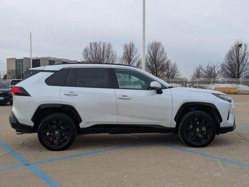 2023 Toyota RAV4 Hybrid SE