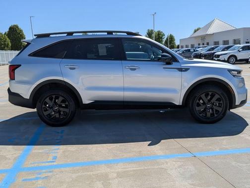 Sparkling Silver 2022 Kia Sorento S