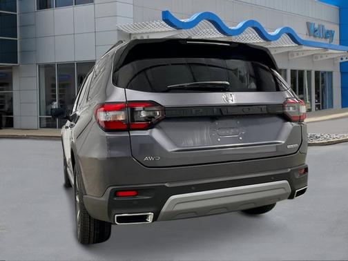 2025 Honda Pilot Touring 8-Passenger
