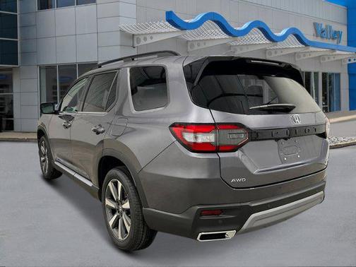 2025 Honda Pilot Touring 8-Passenger