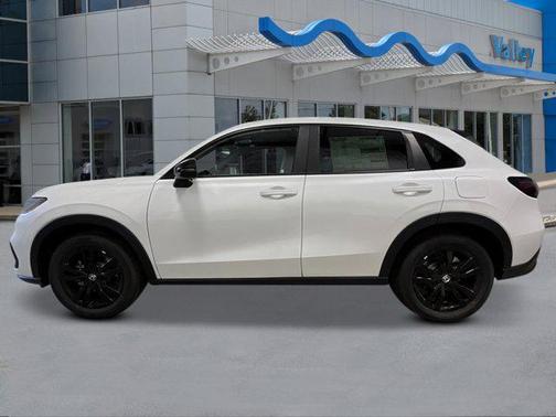 Platinum White Pearl 2026 Honda HR-V AWD Sport