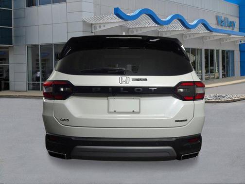 2025 Honda Pilot Touring 8-Passenger