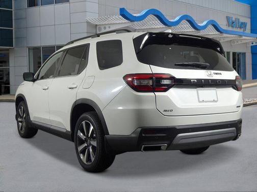 2025 Honda Pilot Touring 8-Passenger