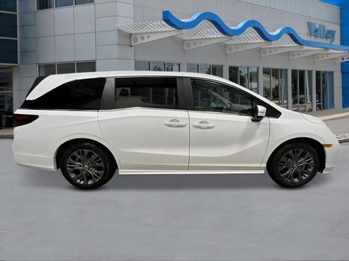 Platinum White Pearl 2026 Honda Odyssey Touring