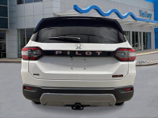 Platinum White Pearl 2026 Honda Pilot TrailSport