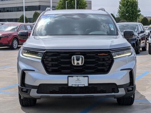 Lunar Silver Metallic 2025 Honda Pilot TrailSport