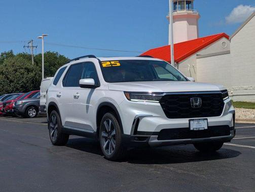 2025 Honda Pilot Touring 8-Passenger