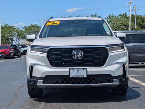 2025 Honda Pilot Touring 8-Passenger