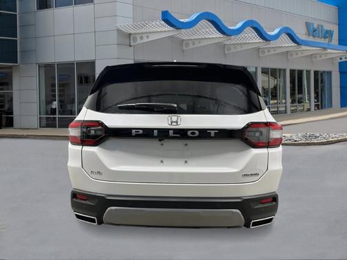 Platinum White Pearl 2026 Honda Pilot Touring 8-Passenger