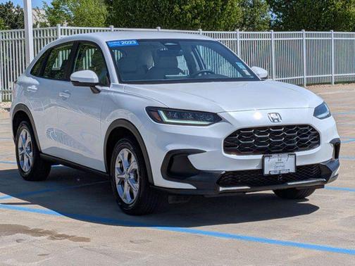Platinum White Pearl 2023 Honda HR-V LX
