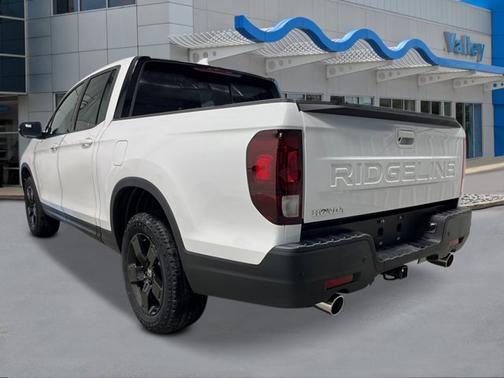 Platinum White Pearl 2026 Honda Ridgeline Black