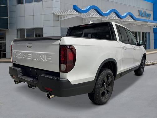 Platinum White Pearl 2026 Honda Ridgeline Black