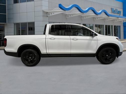 Platinum White Pearl 2026 Honda Ridgeline Black