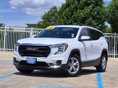 Summit White 2023 GMC Terrain SLE