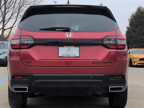 2025 Honda Pilot Black Edition