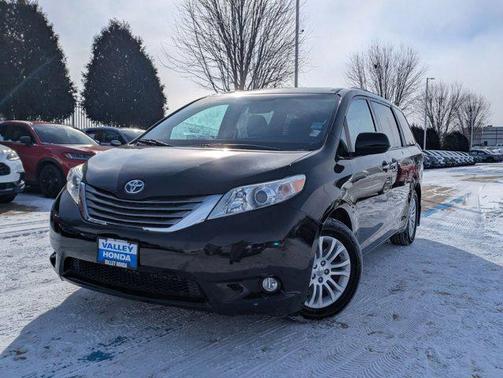 2017 Toyota Sienna XLE Premium