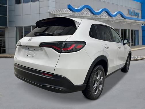 Platinum White Pearl 2026 Honda HR-V LX