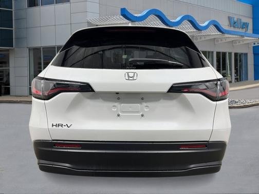 Platinum White Pearl 2026 Honda HR-V LX