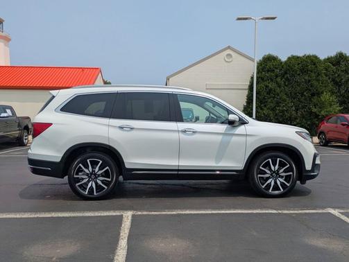 2019 Honda Pilot Touring 8-Passenger