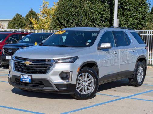 2022 Chevrolet Traverse LT Cloth