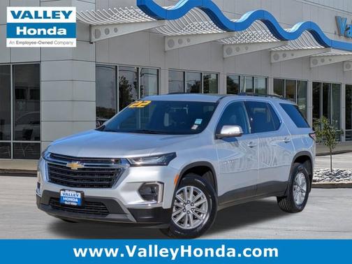 2022 Chevrolet Traverse LT Cloth