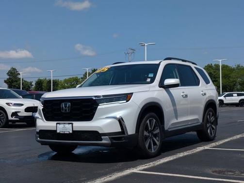 2025 Honda Pilot Touring 8-Passenger
