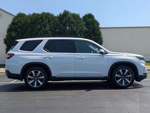2025 Honda Pilot Touring 8-Passenger