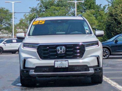 2025 Honda Pilot Touring 8-Passenger