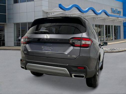 2025 Honda Pilot Touring 8-Passenger