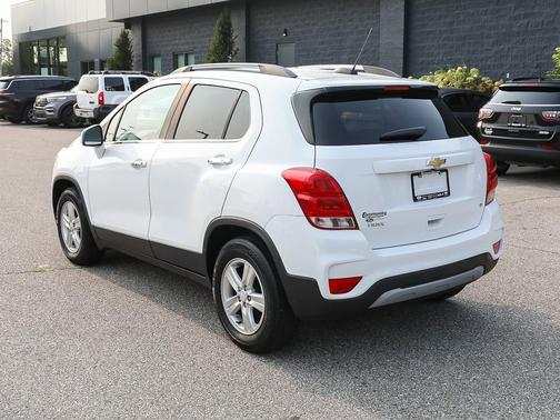 Summit White 2017 Chevrolet Trax LT